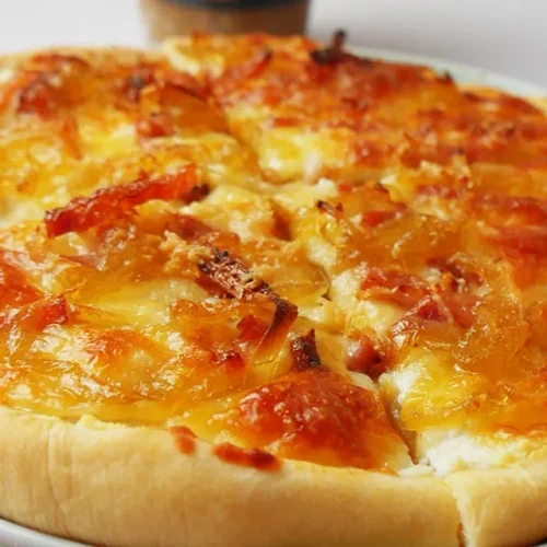 pizza con cebolla caramelizada